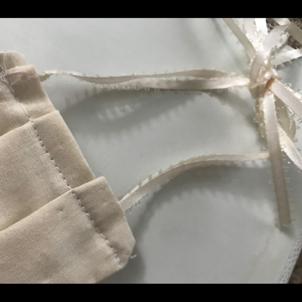Beautiful rose face mask - Picture 5 of 5